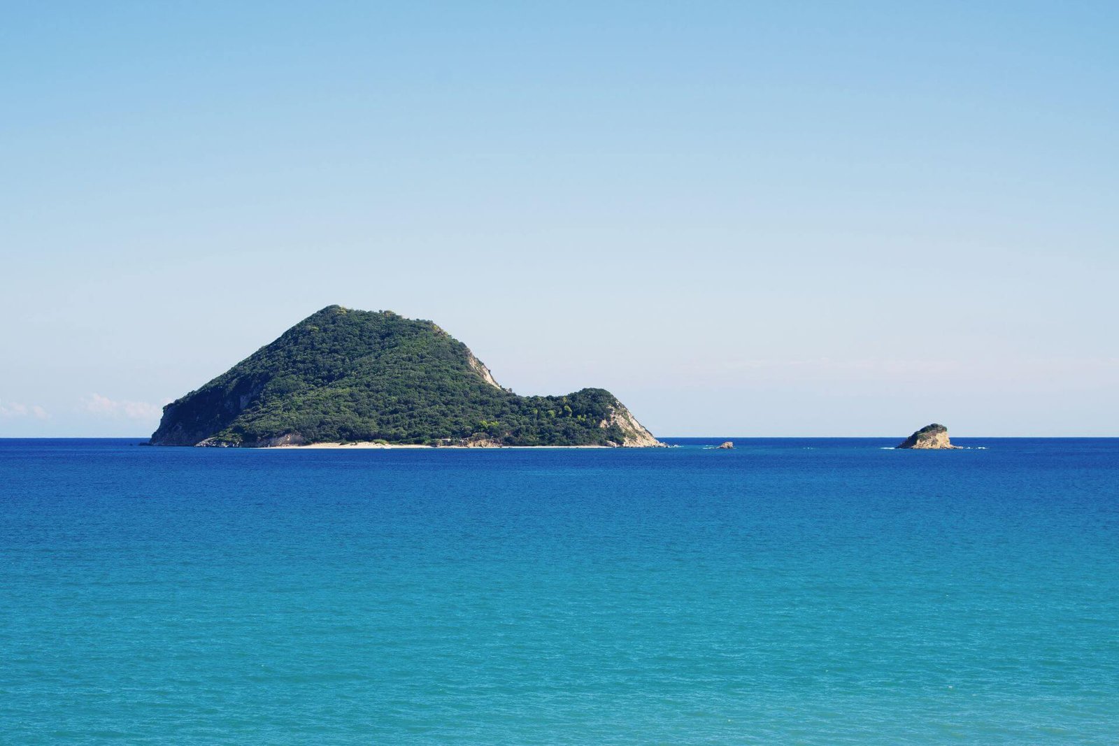 Self-drive boat rental near Turtle Island Zante